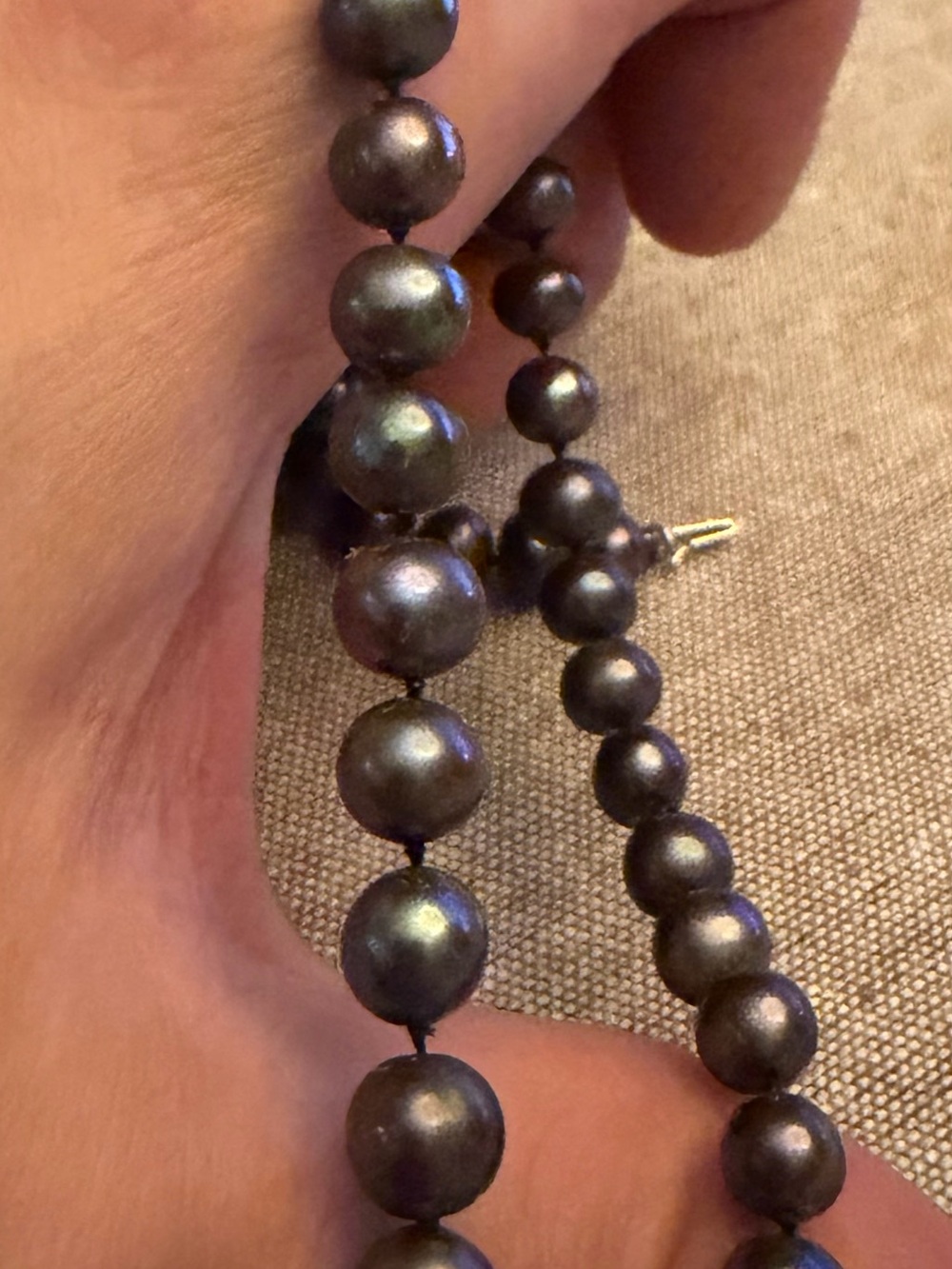 Lustrous Black Freshwater Pearl Necklace - Timeless Women's Jewelry - Picture 2 of 5